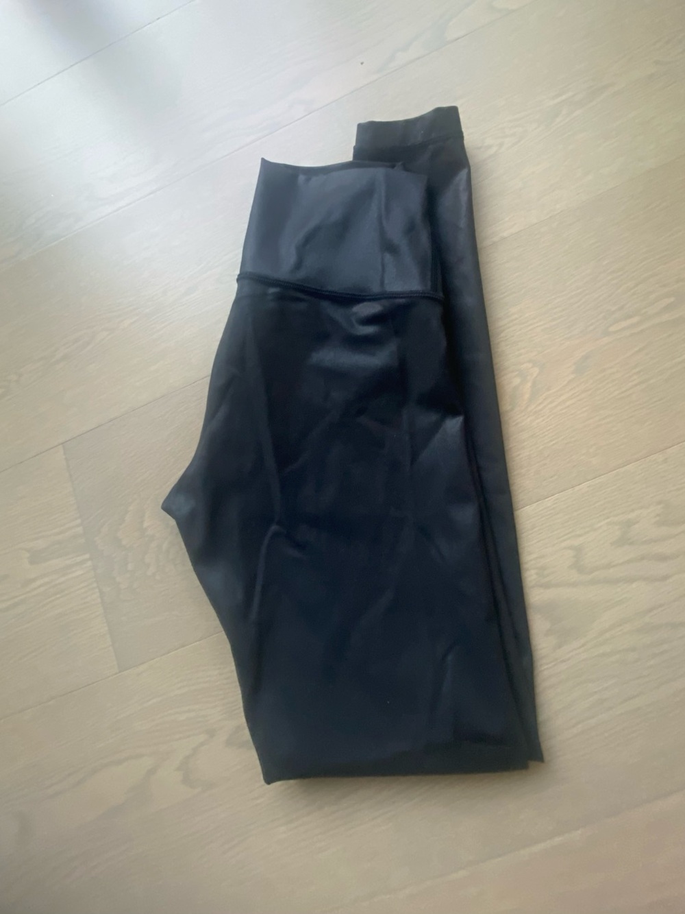 Lululemon Satin Shine Legging Size 6 full length